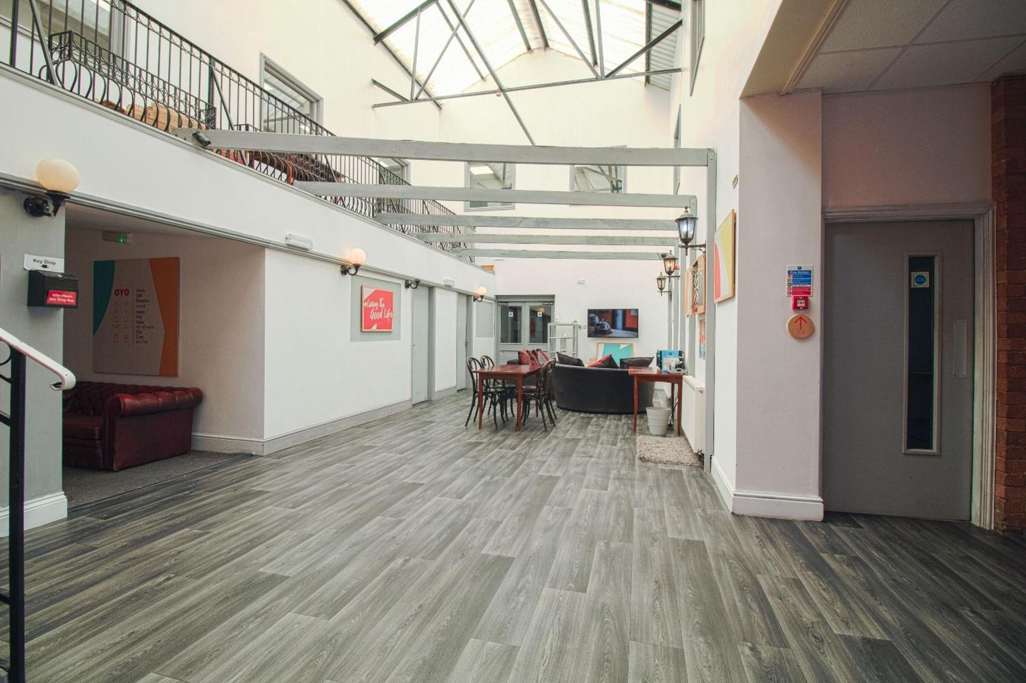 Oyo Hotel Clamart سكونثورب المظهر الخارجي الصورة